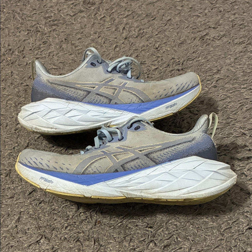 ASICS novablast 4